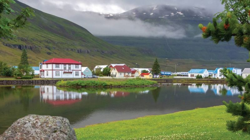 Scenic cruising Seydisfjordur